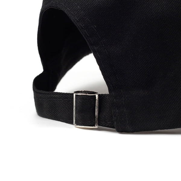 Casquette base ball noire logo du ruban rouge